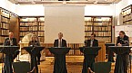 Prof. Andreas Lang, Prof. Kristin De Troyer, Martin Gilbert, Prof. Stefan Bornstein und Rektor Hendrik Lehnert (v.l.n.r.) Bild: Prof. Andreas Lang, Prof. Kristin De Troyer, Martin Gilbert, Prof. Stefan Bornstein und Rektor Hendrik Lehnert (v.l.n.r.)