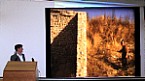 Albert Lichtblau bei seiner Antrittsvorlesung im HS 380. Screenshot aus dem Film ''Wer ist Michael Gielen?'' Bild: Albert Lichtblau bei seiner Antrittsvorlesung im HS 380. Screenshot aus dem Film ''Wer ist Michael Gielen?''
